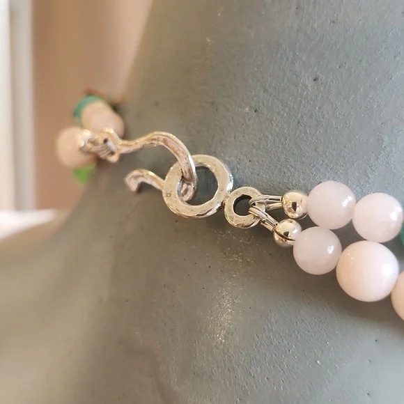 Double strand necklace with signed pendant pin. - Picture 4 of 6